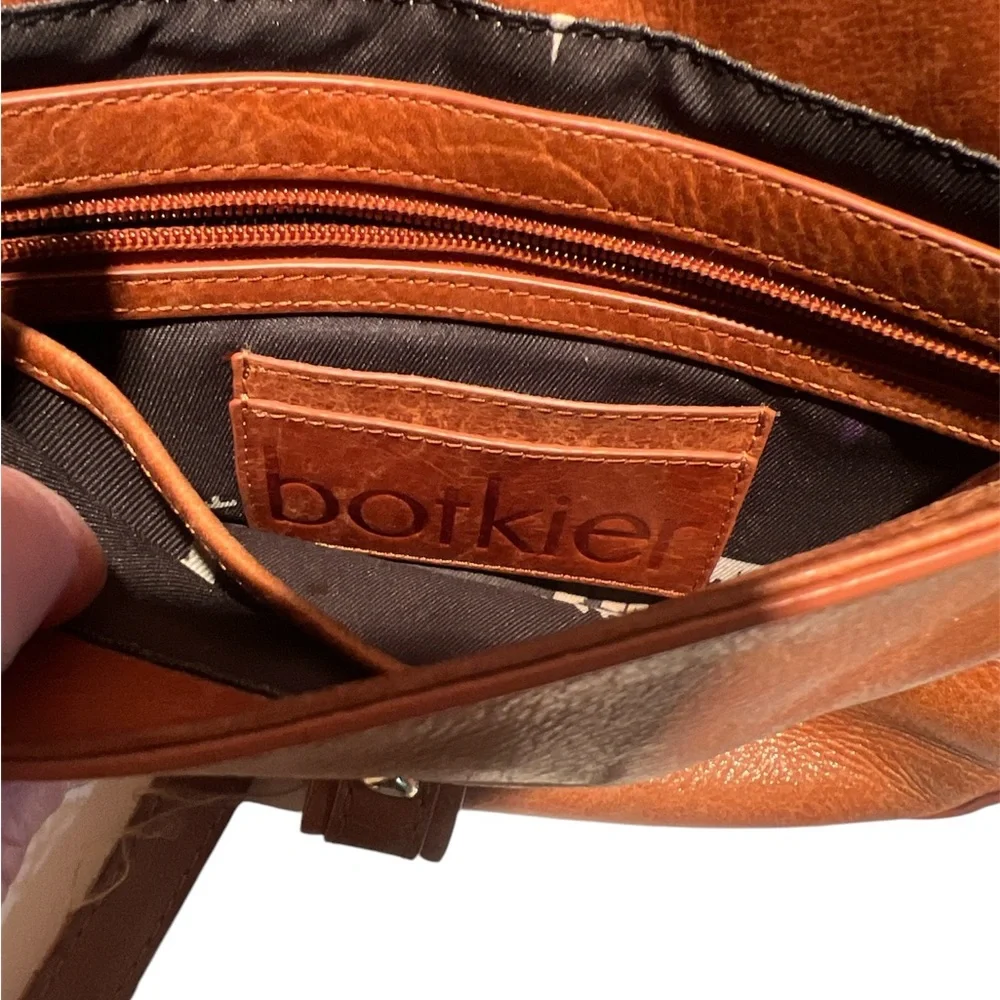 Botkier Leather Tan Crossbody Handbag Purse With Rock Studds/Gold Beige - Picture 2 of 4